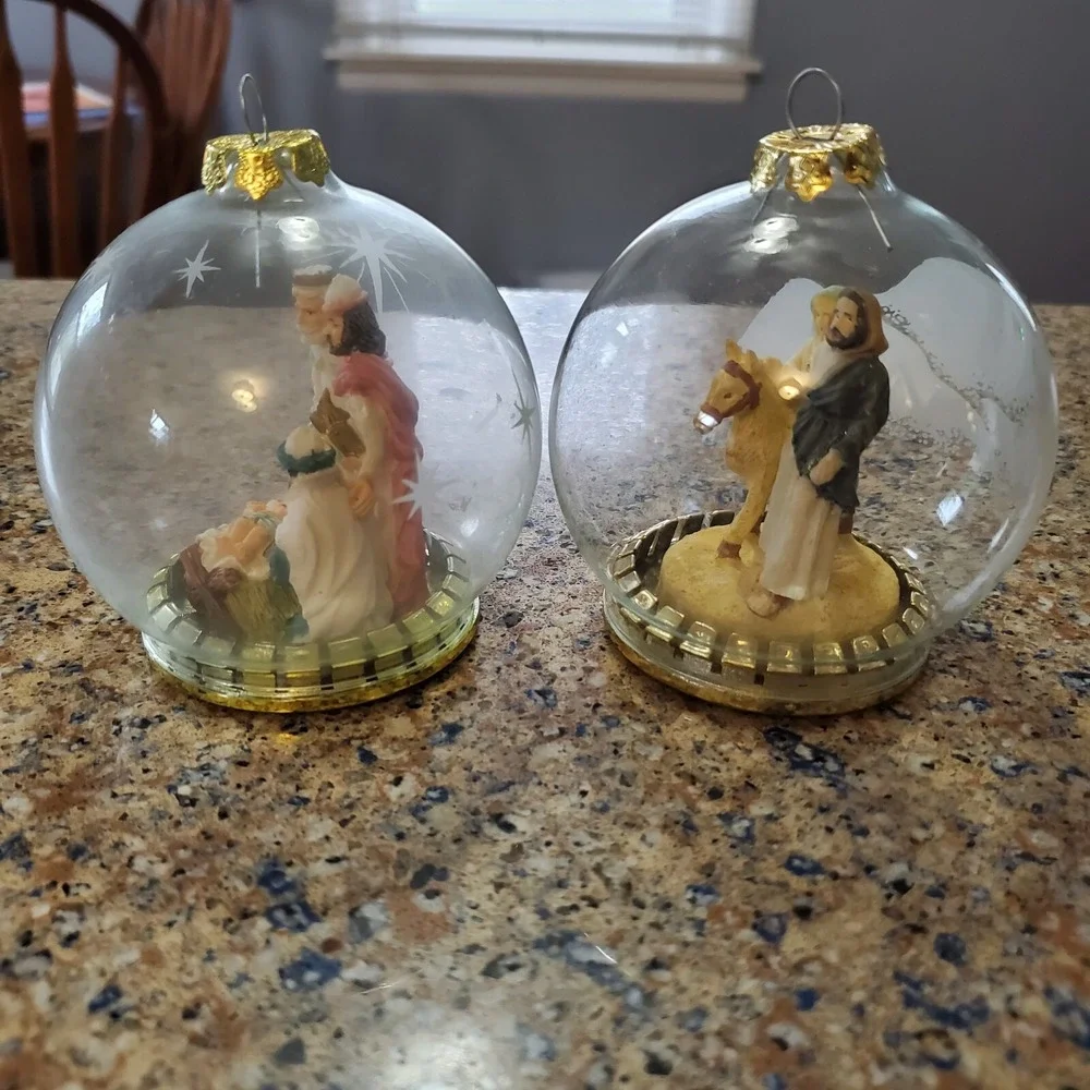 House of Lloyd Christmas Around the World vintage house